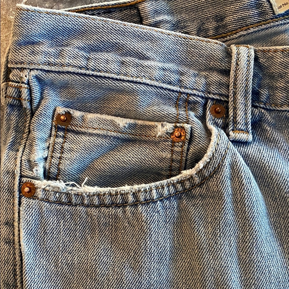 Vintage Levi's Light Wash 505 Straight Jeans - Light Blue - Picture 2 of 4